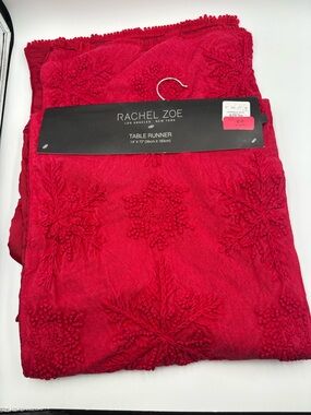 NWT Rachel Zoe Snowflake Table Runner